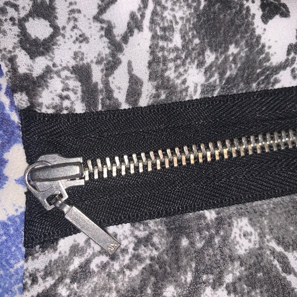 ARMANI EXCHANGE ANIMAL PRINT DEESS - Picture 5 of 10